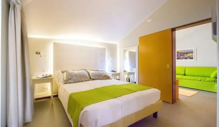 Süit, Jakuzi (Small)