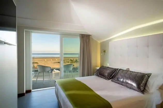 Süit, Jakuzi (Small)