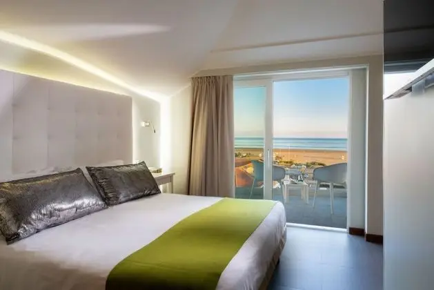 Süit, Jakuzi (Small)