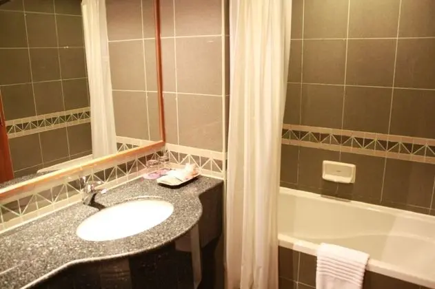 Superior Oda, 1 Çift Kişilik veya 2 Tek Kişilik Yatak, Şehir Manzaralı