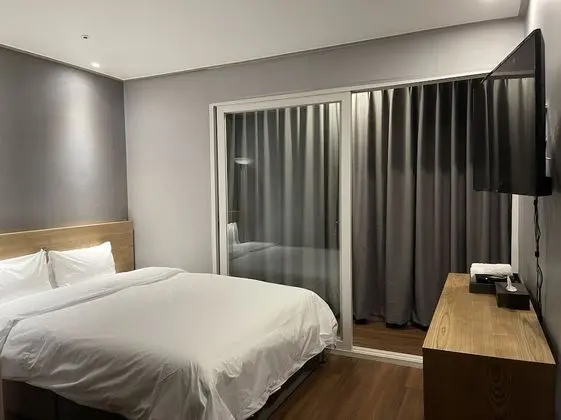 Basic Tek Büyük Yataklı Oda