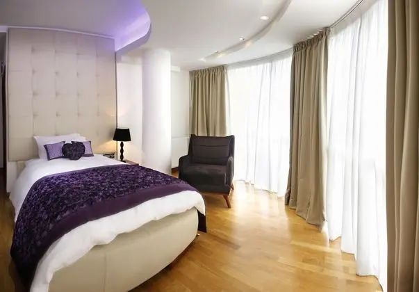 Comfort Tek Büyük Yataklı Oda