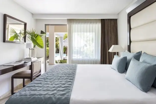 Garden Master Suite Swim-Up