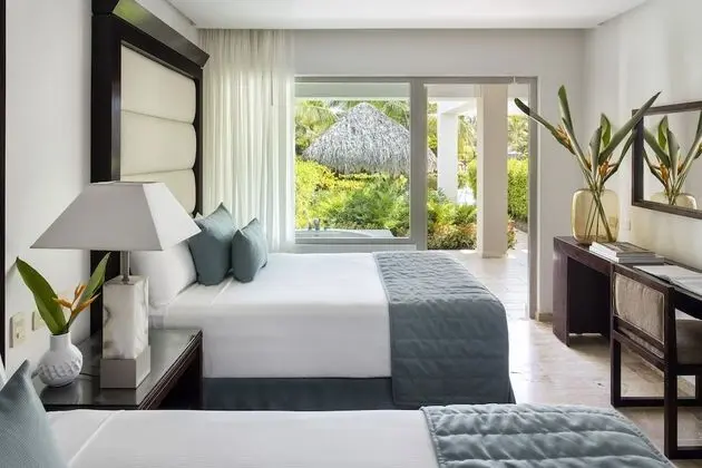 Garden Master Suite Swim-Up