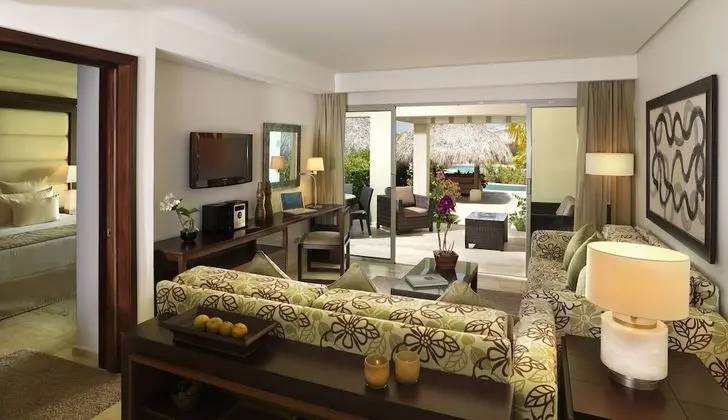 Garden Master Suite Swim-Up