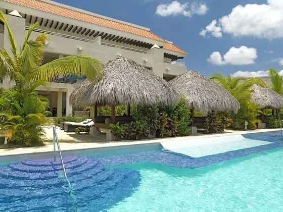 Garden Master Suite Swim-Up