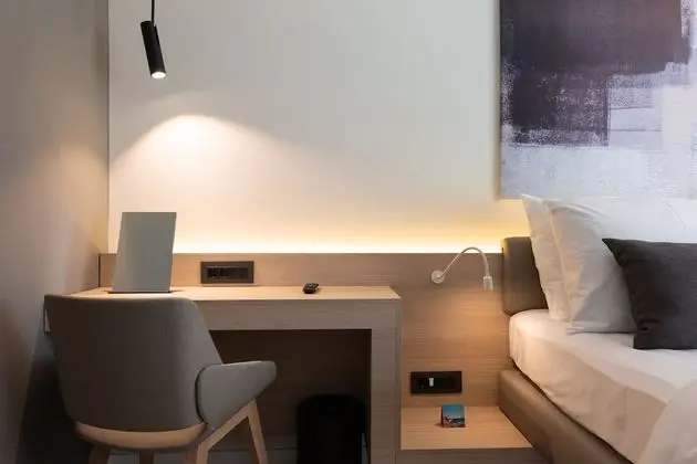 Premium Garden Suite with terrace park side