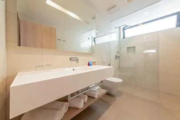 Premium Garden Suite with terrace park side