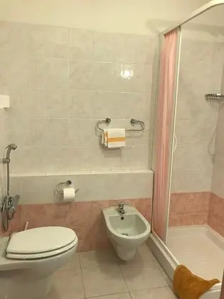 Büyük Yataklı Tek Kişilik Oda, Tepe Manzaralı