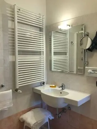 Büyük Yataklı Tek Kişilik Oda, Tepe Manzaralı