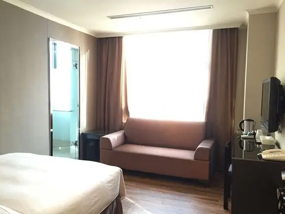 Luxury Tek Büyük Yataklı Oda (No Window or Window Room)
