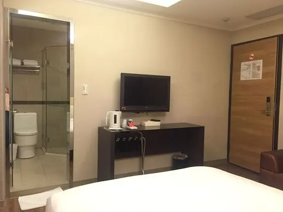 Luxury Tek Büyük Yataklı Oda (No Window or Window Room)