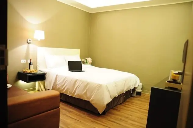 Luxury Tek Büyük Yataklı Oda (No Window or Window Room)