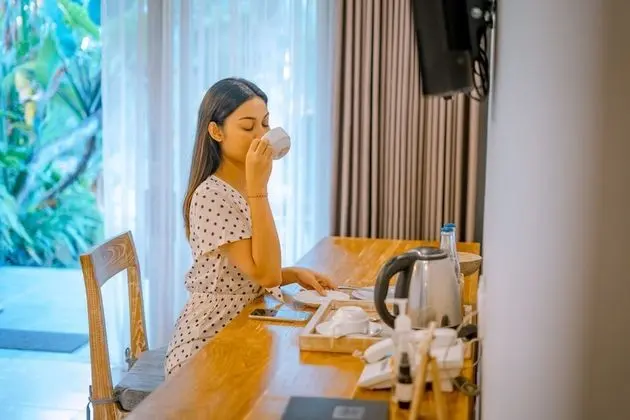 Deluxe Oda, Balkon, Bahçe Manzaralı