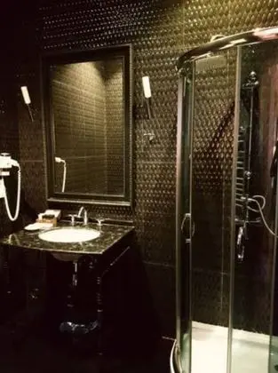 Standard Tek Büyük veya İki Ayrı Yataklı Oda