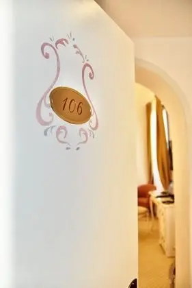 Classic Üç Kişilik Oda