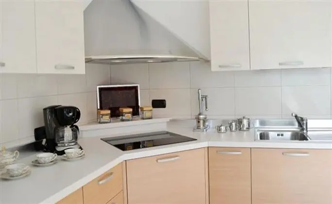 Apart Daire, 2 Yatak Odası, Balkon, Göl Manzaralı