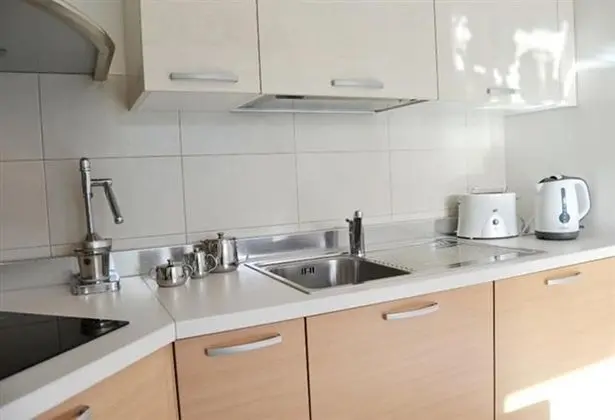 Apart Daire, 2 Yatak Odası, Balkon, Göl Manzaralı