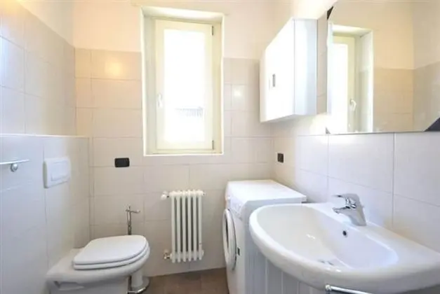 Apart Daire, 2 Yatak Odası, Balkon, Göl Manzaralı