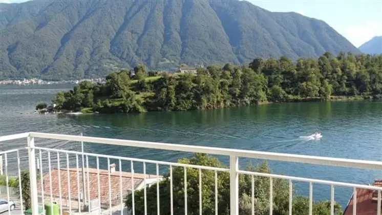 Apart Daire, 2 Yatak Odası, Balkon, Göl Manzaralı