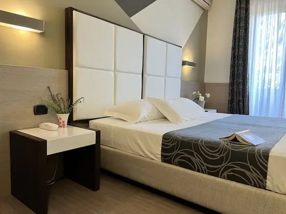 Business Büyük Yataklı Tek Kişilik Oda
