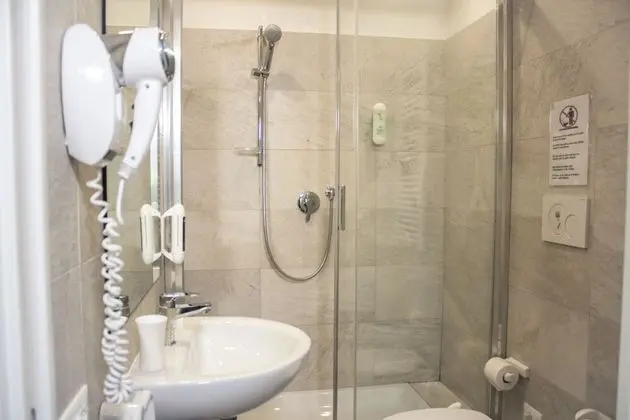 Design Üç Kişilik Oda