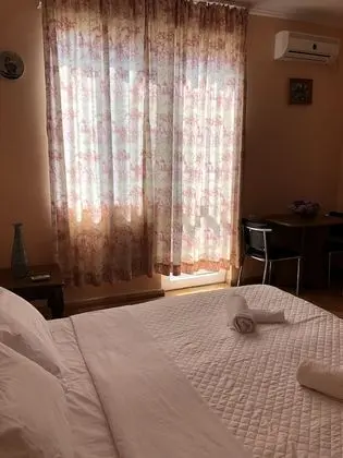 Tek Büyük Yataklı Oda, Balkon