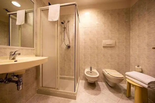 Comfort Tek Büyük veya İki Ayrı Yataklı Oda