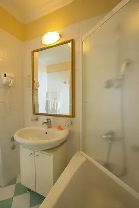 Standard Tek Büyük veya İki Ayrı Yataklı Oda, Avlu Manzaralı