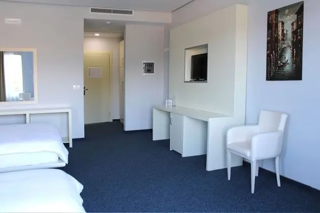 Standard Üç Kişilik Oda, Balkon