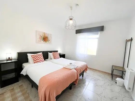 Tek Büyük Yataklı Oda, Ortak Banyo