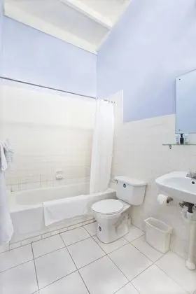 Standard Tek Büyük veya İki Ayrı Yataklı Oda (in Townhouse)