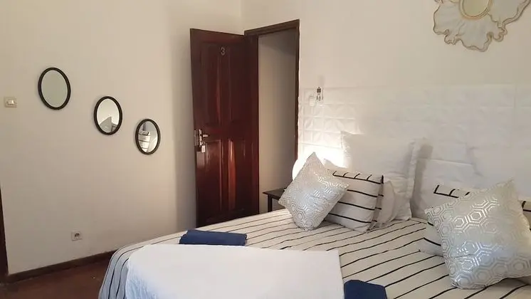 Deluxe Tek Büyük Yataklı Oda, Havuz Manzaralı