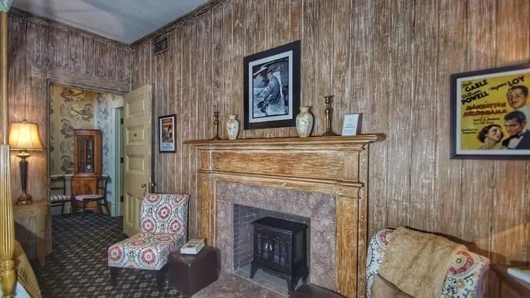 Premium Quadruple Room, 2 Bedrooms, Ensuite (Clark Gable Suite)