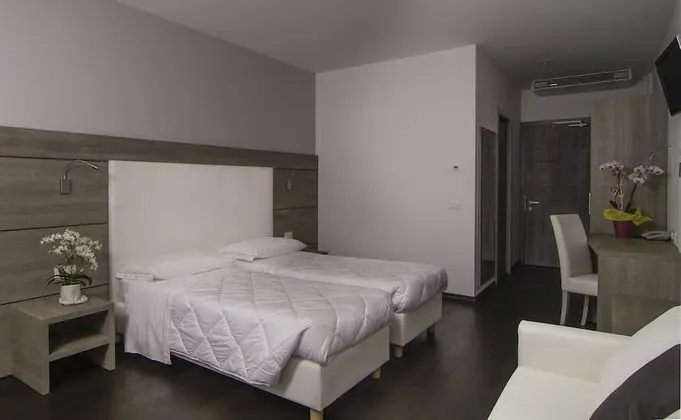 Comfort Tek Büyük Yataklı Oda