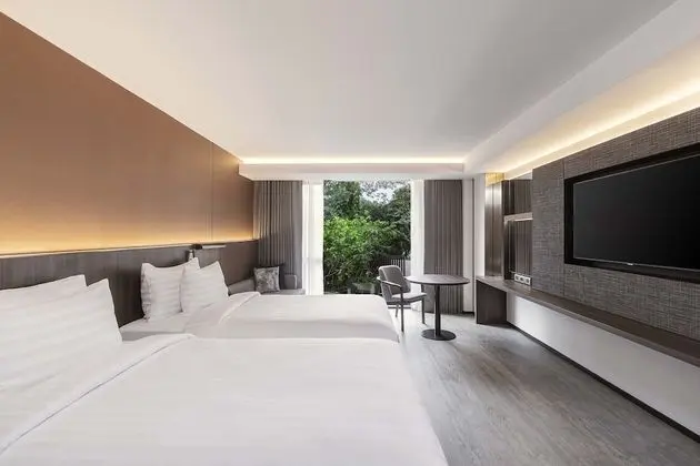 Deluxe Pool View Room