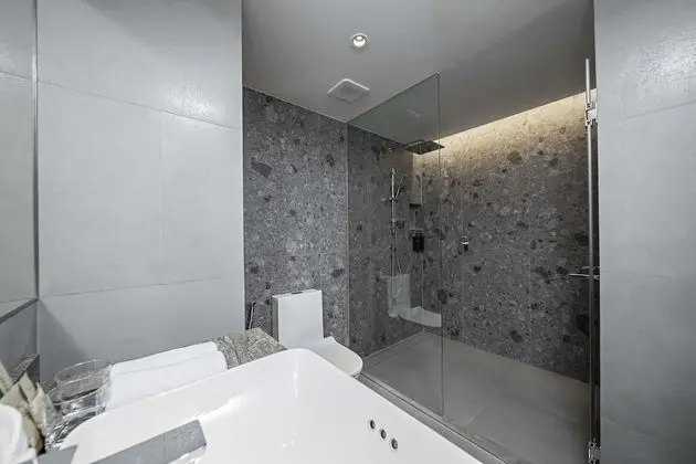 Deluxe Tek Büyük veya İki Ayrı Yataklı Oda