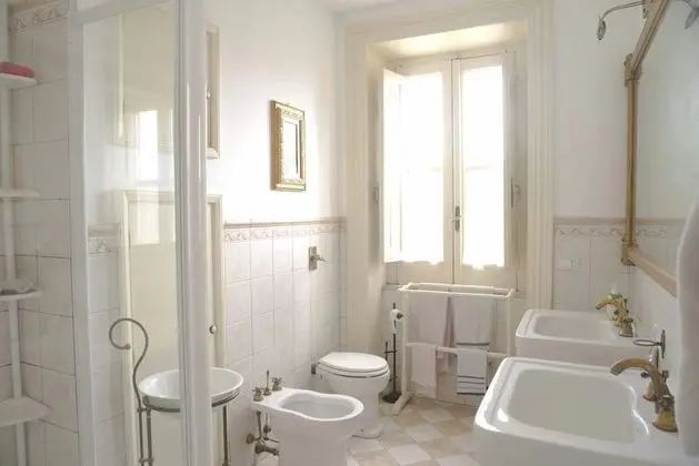 Comfort Tek Büyük Yataklı Oda (private external bathroom)