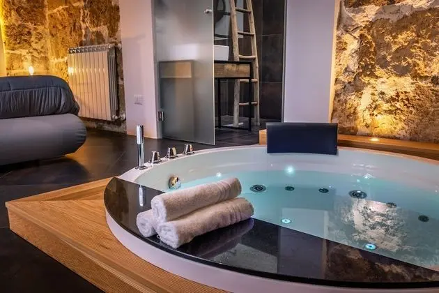 Luxury Tek Büyük Yataklı Oda, Jakuzi