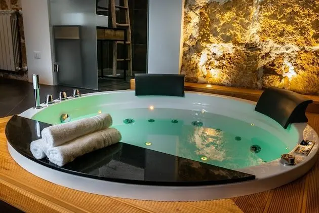 Luxury Tek Büyük Yataklı Oda, Jakuzi