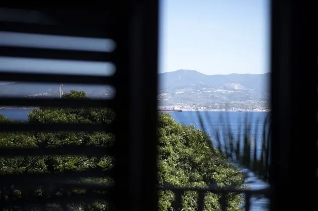 Tek Büyük veya İki Ayrı Yataklı Oda, Deniz Manzaralı