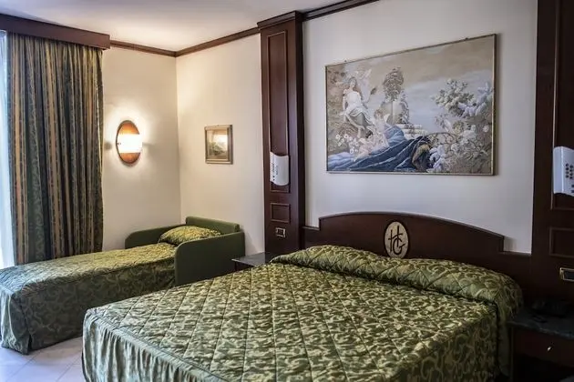 Üç Kişilik Oda, 1 Çift Kişilik Yatak ve Çekyat, Deniz Manzaralı