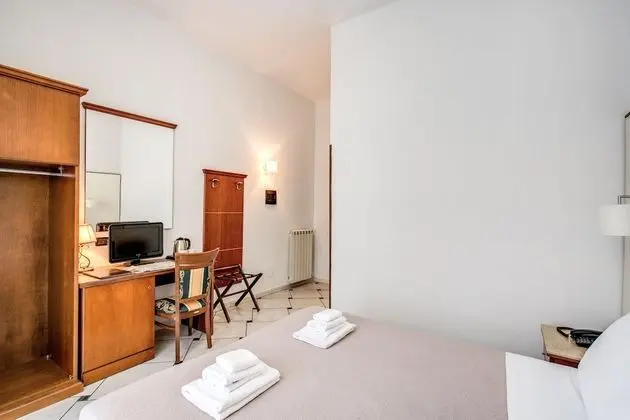 Standard Tek Büyük veya İki Ayrı Yataklı Oda