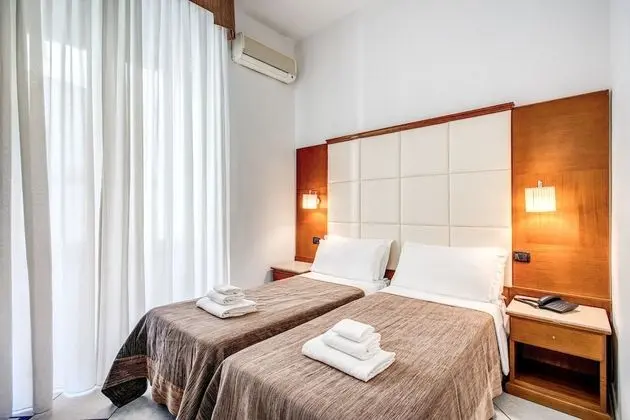 Standard Tek Büyük veya İki Ayrı Yataklı Oda