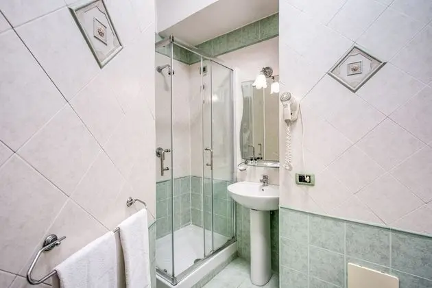 Standard Tek Büyük veya İki Ayrı Yataklı Oda