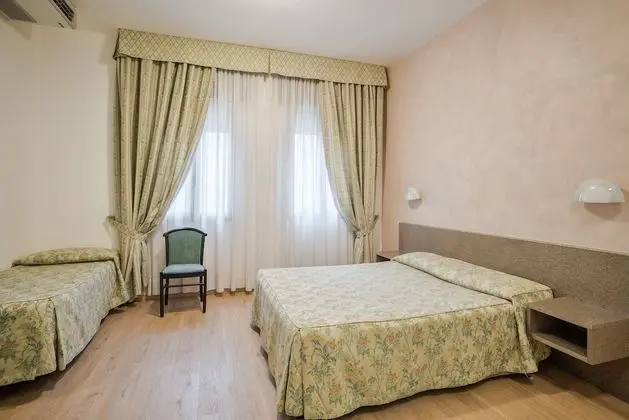 Classic Üç Kişilik Oda