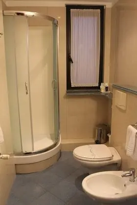Standard Tek Büyük veya İki Ayrı Yataklı Oda, Sigara İçilmez