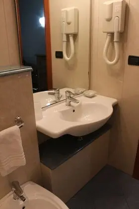 Standard Tek Büyük veya İki Ayrı Yataklı Oda, Sigara İçilmez