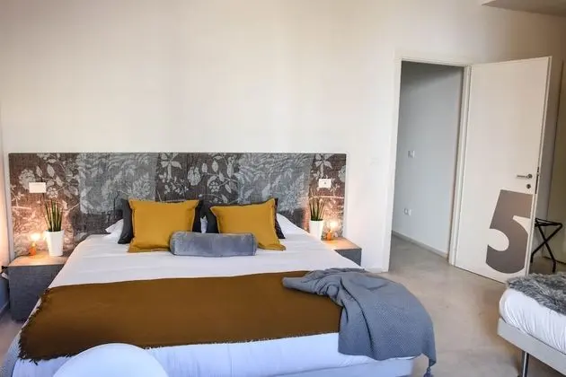 Üç Kişilik Oda, Bahçe Manzaralı