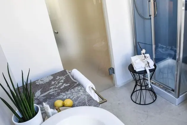 Üç Kişilik Oda, Bahçe Manzaralı